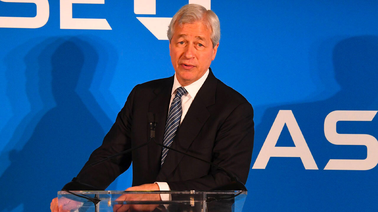 KTF News - JPMorgan urges 'no' vote to evaluate alleged religious discrimination at bank