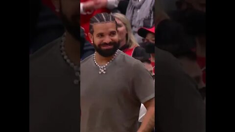 Raptors Dunks Get Drake Out Of His Seat 😤