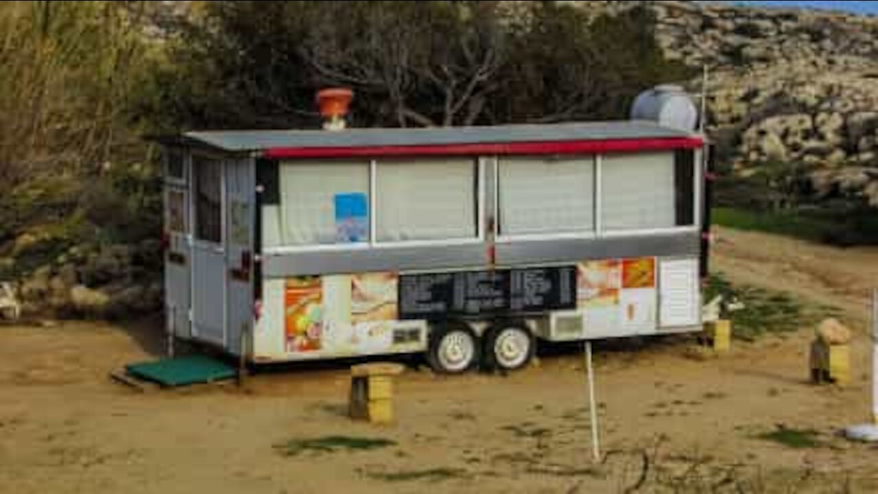 Morador registra explosão de food truck nos EUA