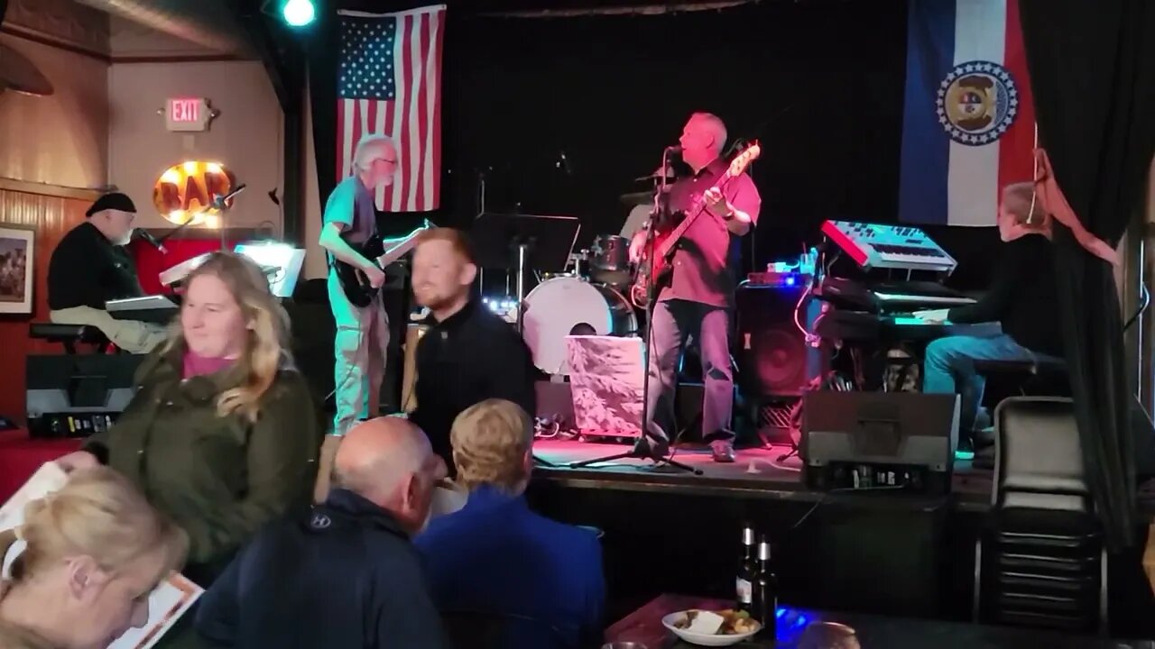 Loose Lips @ Lindberg's Tavern | Springfield MO