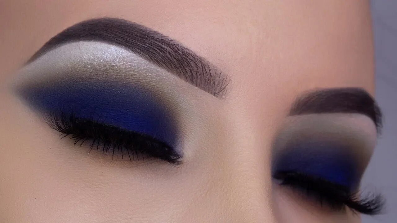 Classic Navy Smokey Eyes Tutorial + GIVEAWAY