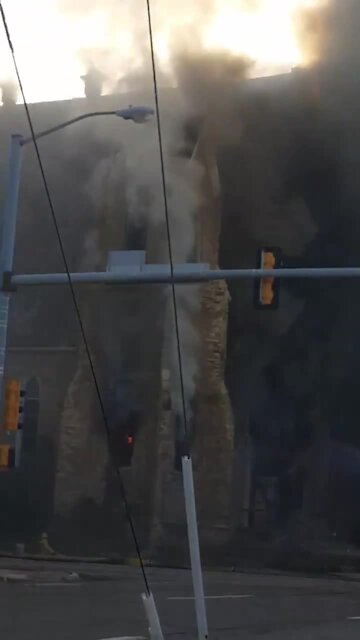 Firefighters tackle church fire in Rockford, IL