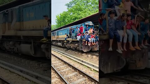 A train in Vietnam 🇻🇳 #Shorts