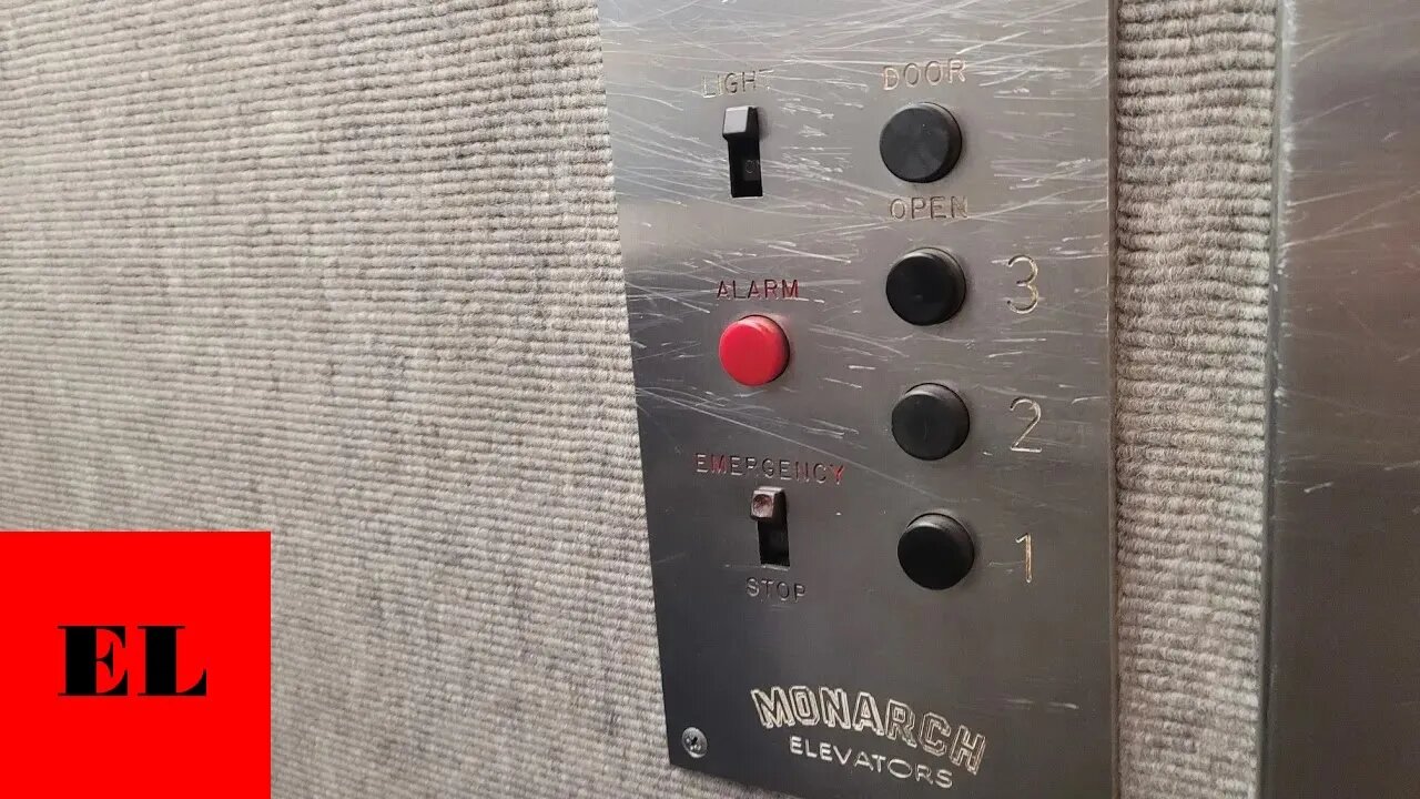 Horrifying Vintage Monarch Hydraulic Elevator - Berkeley Building (Charlotte, NC)