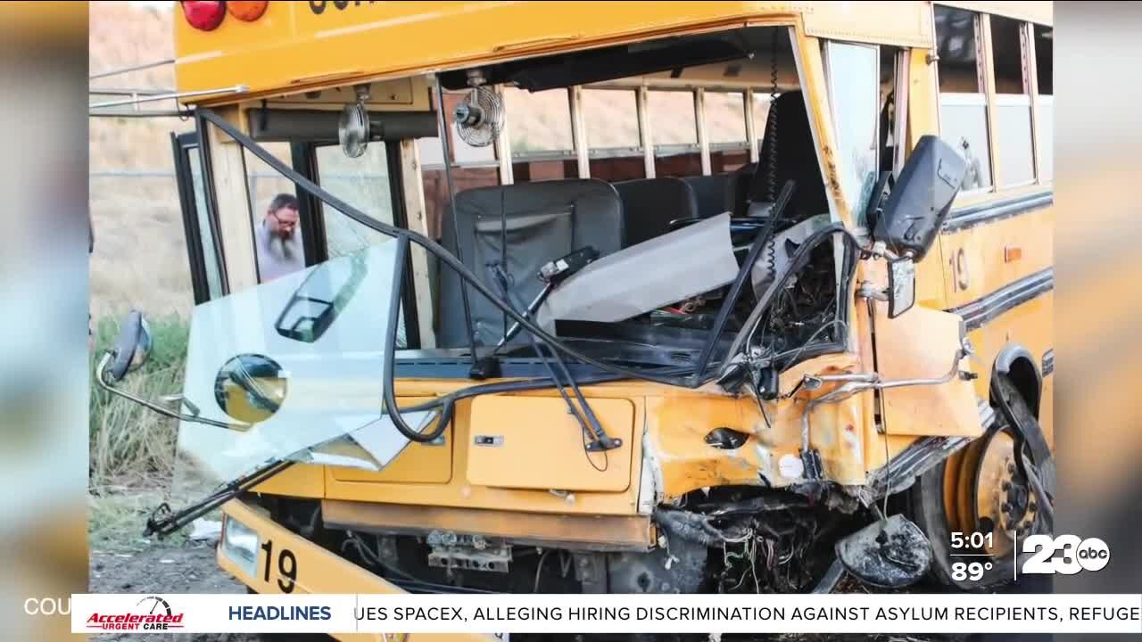 Bus crash in Bakersfield leaves students, parents shaken