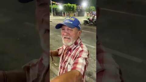 Eleitor do Lula de verdade usa tornozeleira eletrônica pra representar seu líder.