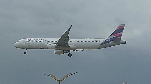 Airbus A321 PT-XPI coming from Guarulhos to Manaus