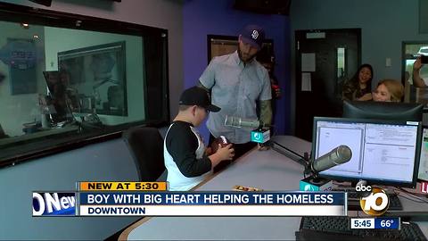 Former Chargers player surprises 10-year-old helping the homeless