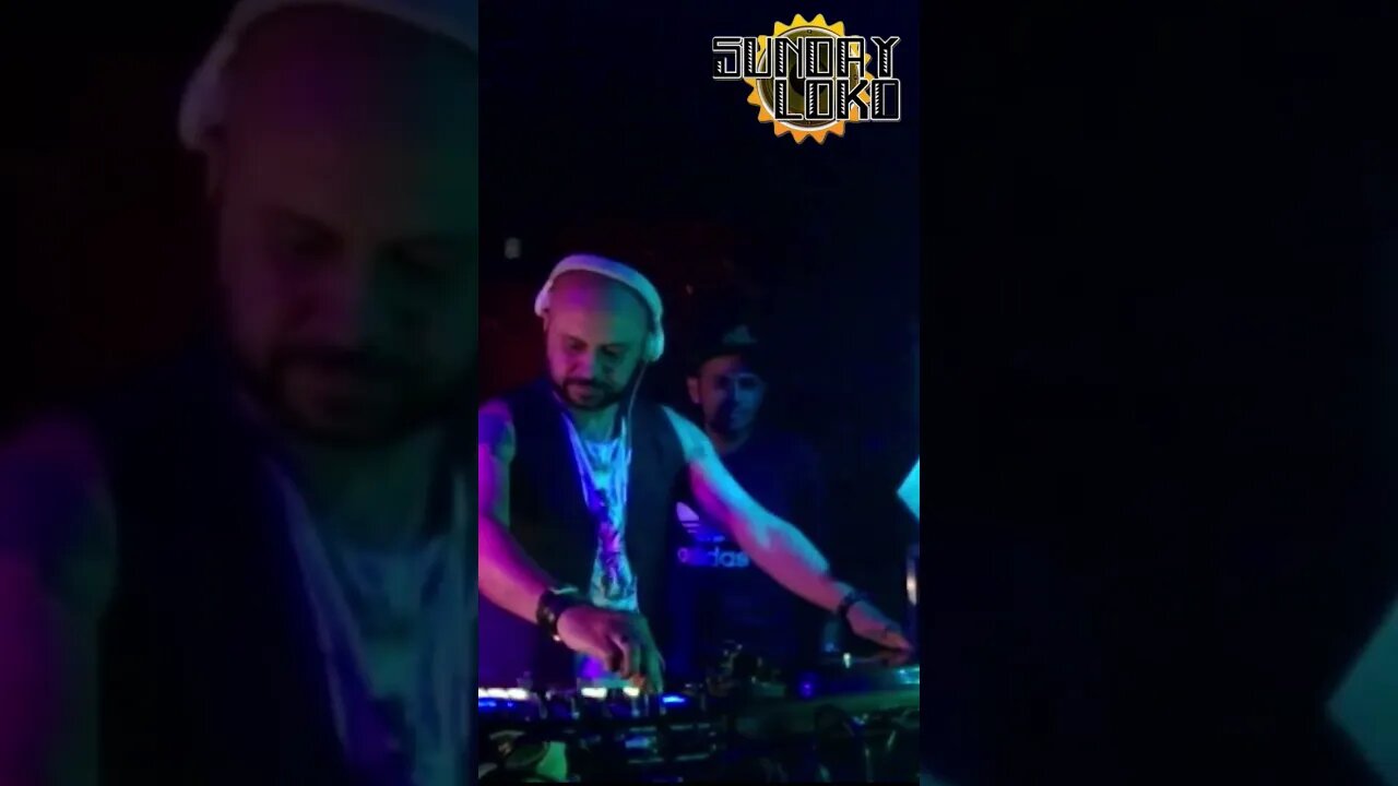 Mr Oizo - Flat beat (Dj Bonnie do Carmo) #shorts Video Full in @bonniedocarmo #dj #onlyvinyl