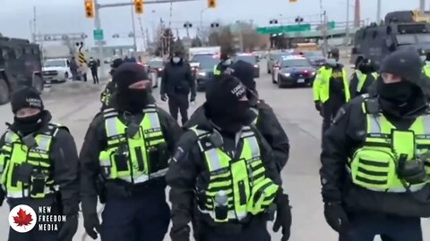 🚨UDPDATE🚨 Ambassador BRIDGE - Police Begin to Clear Out Protesters