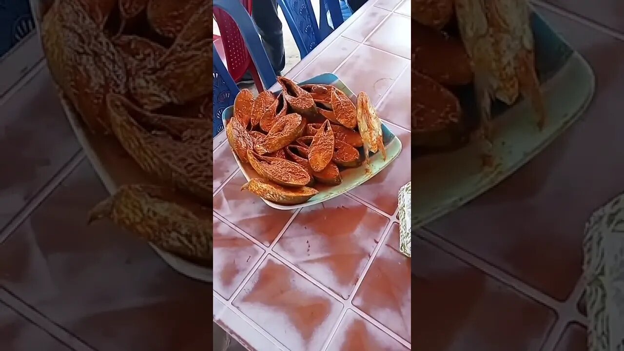 পদ্মার পাড়ের মাওয়া ঘাটের বাঁজা ইলিশ মাছ খেতে অনেক সুসাধ্য