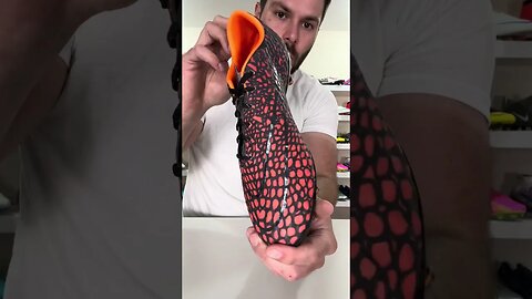 When Nike made COLOR CHANGING football boots