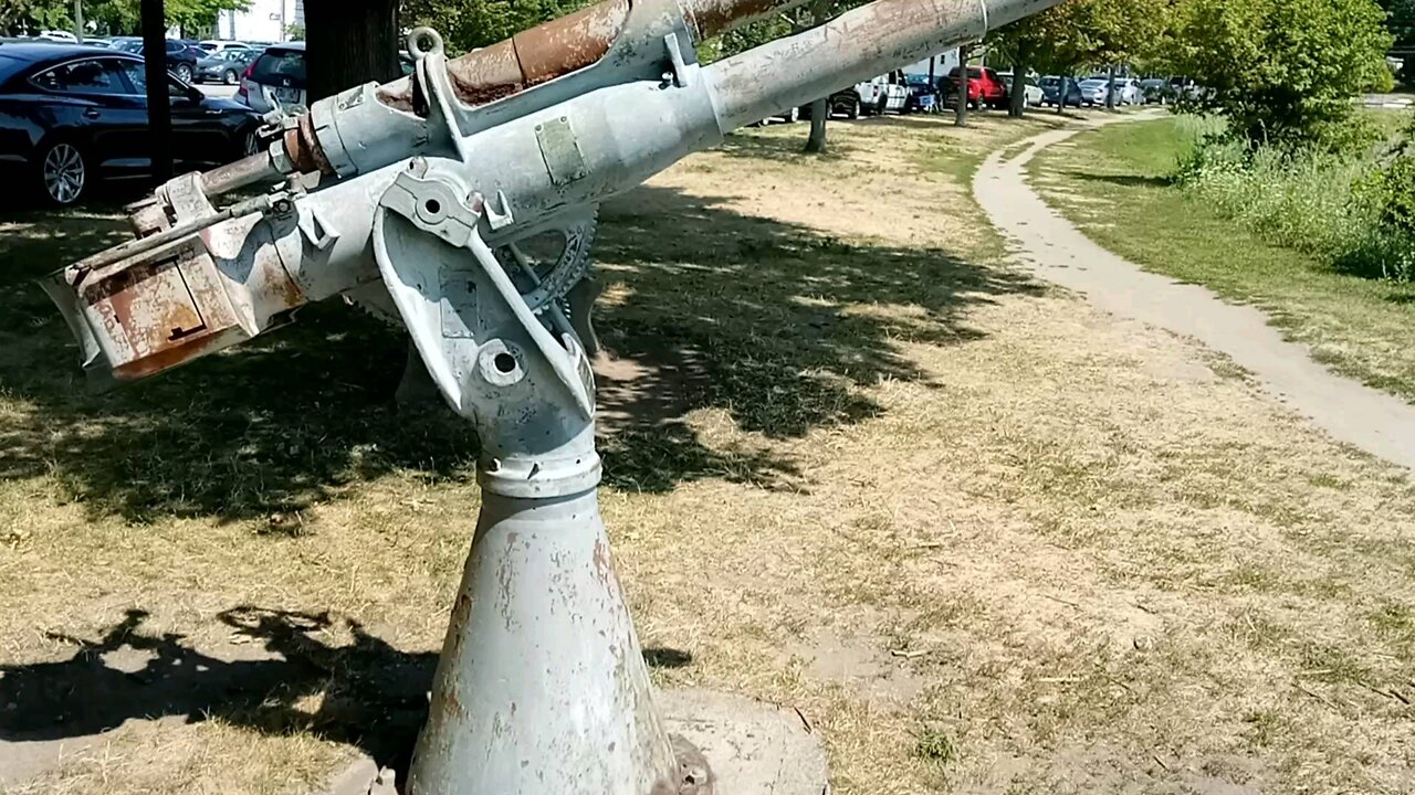 Got me a gun 🤣🔫🤣🔫🔫🔫