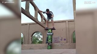 Artista de circo partilha o seu talento nas férias!