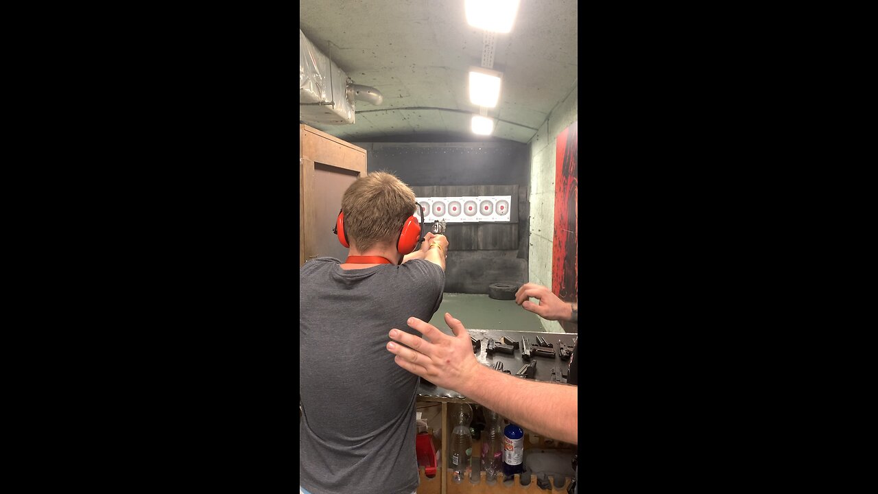 Smith & Wesson .500 Magnum (HUGE Muzzle Flash!!)