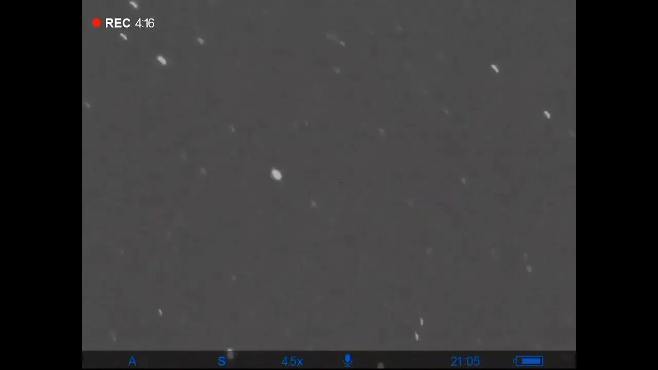 large low Sphere flashes me and signals back turning toward East Coast