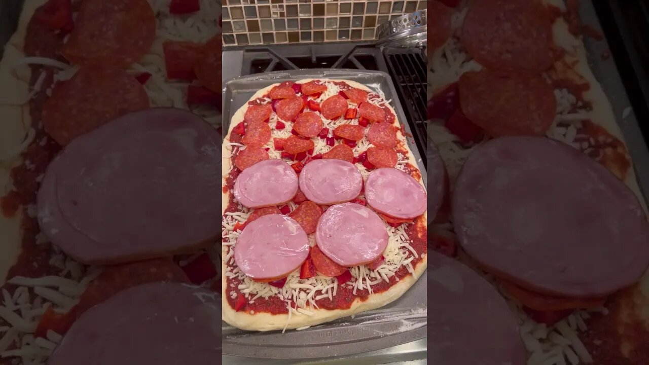 Pizza is done! #foodshorts