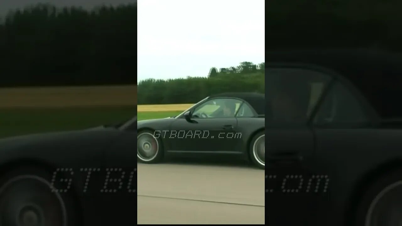 Brutal streetrace BMW M3 E92 DKG Convertible vs Porsche 911 Carrera 2S 6-spped manual 997 generation