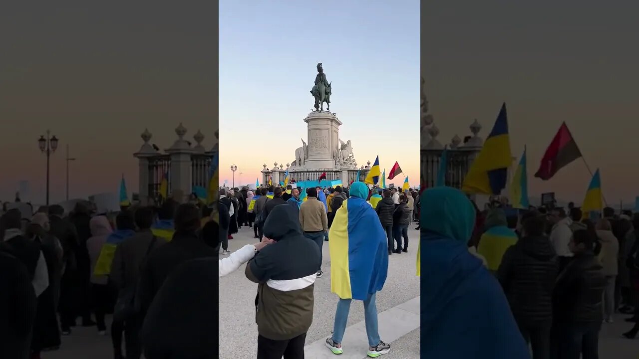 Celebrating Unity and Patriotism at the Crowd Flags Monument