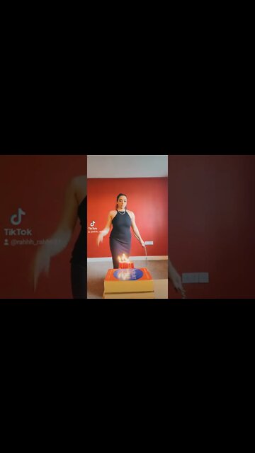 HOW TO BLOW OUT CANDLES #SHORTS