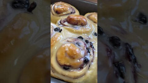 BLUEBERRY SWEET ROLLS this morning🫐 #breakfast #baking #happy #home #farmhouse #reels #easyrecipe