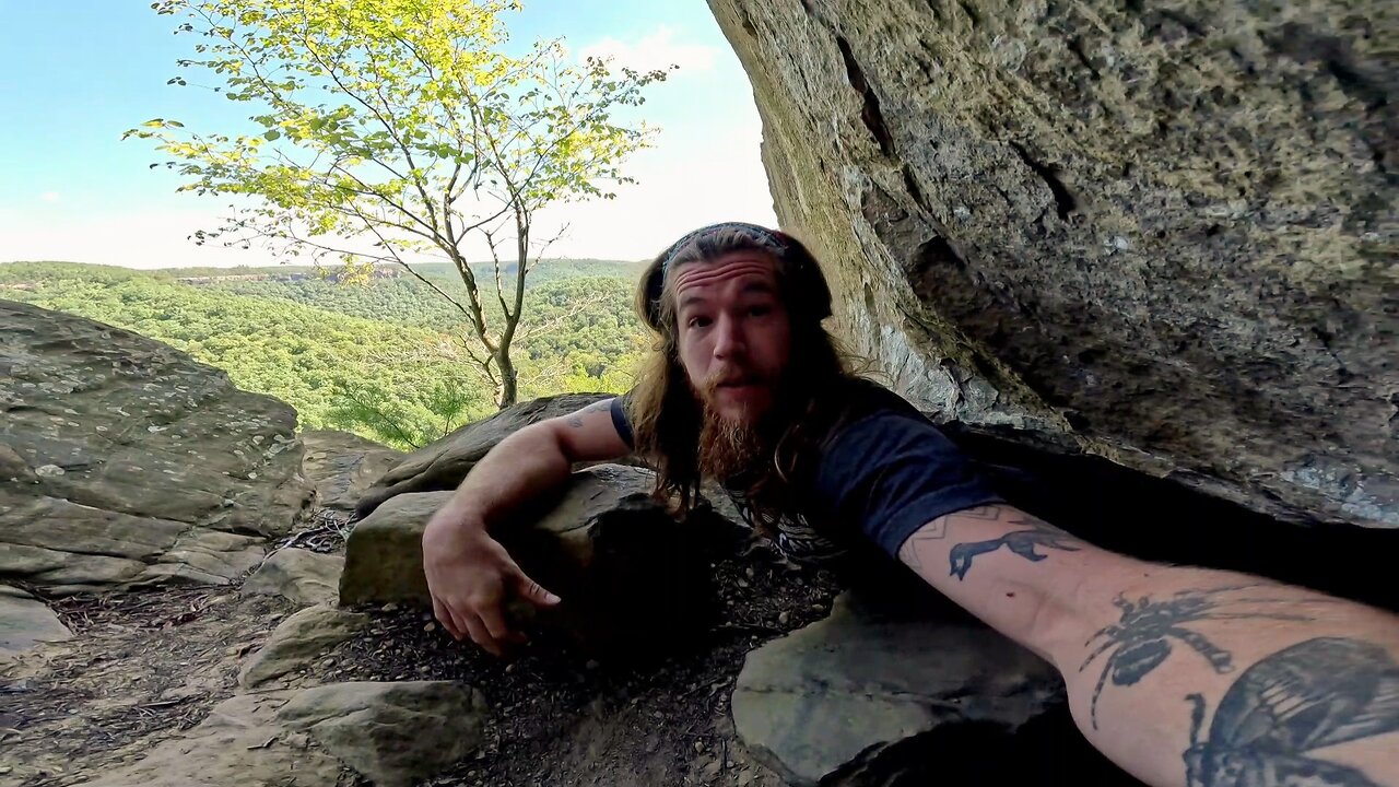 Courthouse Rock Descent! 😳 #redrivergorge #barefoot #adventure