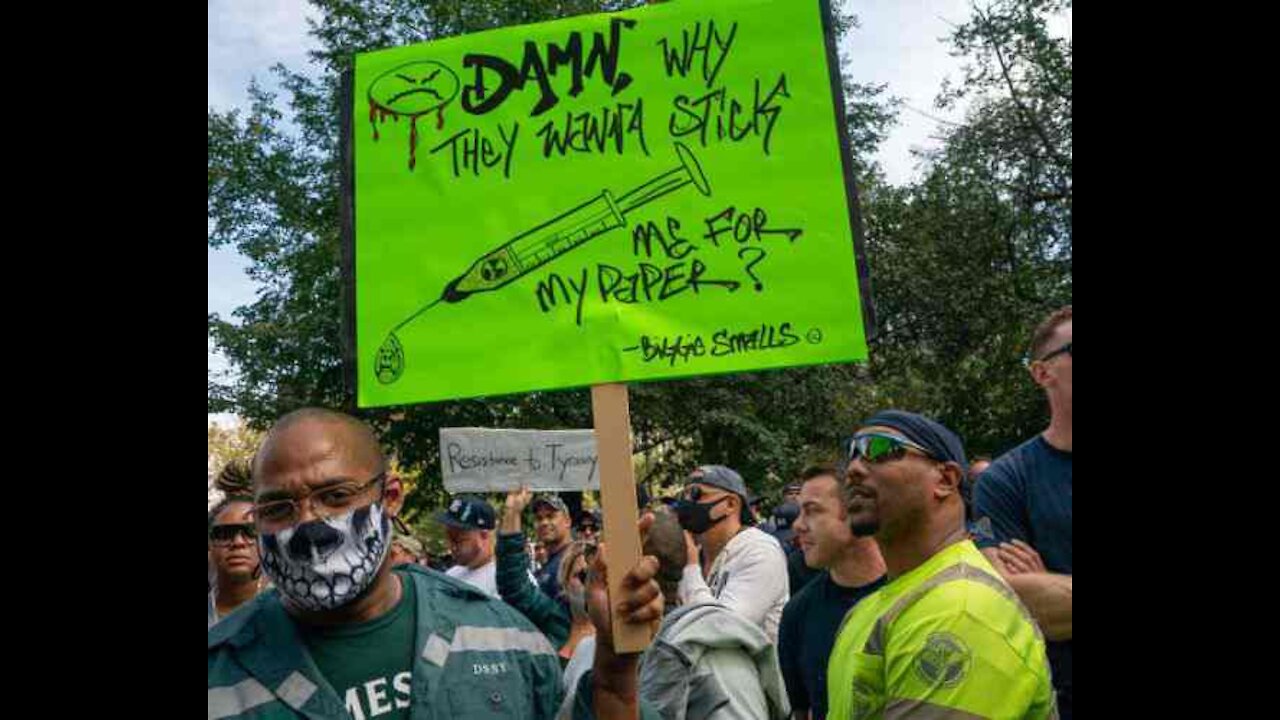 Thousands of Workers March Across Brooklyn Bridge Protesting Vaccine Mandates