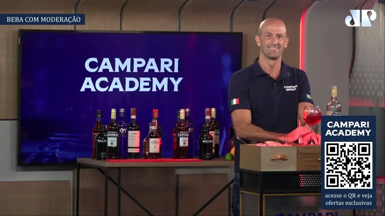 Aprenda a fazer Campari Tonic com a Campari Academy