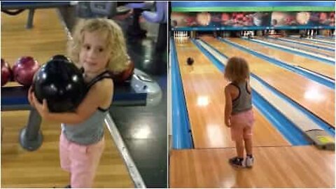 Bowling: bimbo di 3 anni fa uno strike da campione!