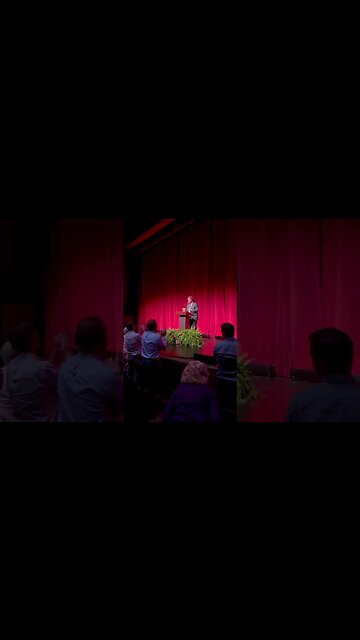 Tucker gets a standing ovation last night in Oxford, AL at the Rainbow Omega charity event