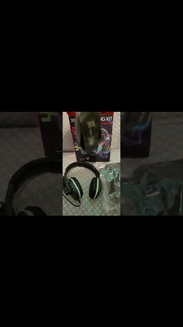 Unboxing a $10 LVLUP 3 in 1 LED Gaming Kit for my Mother-In-Law. #shorts