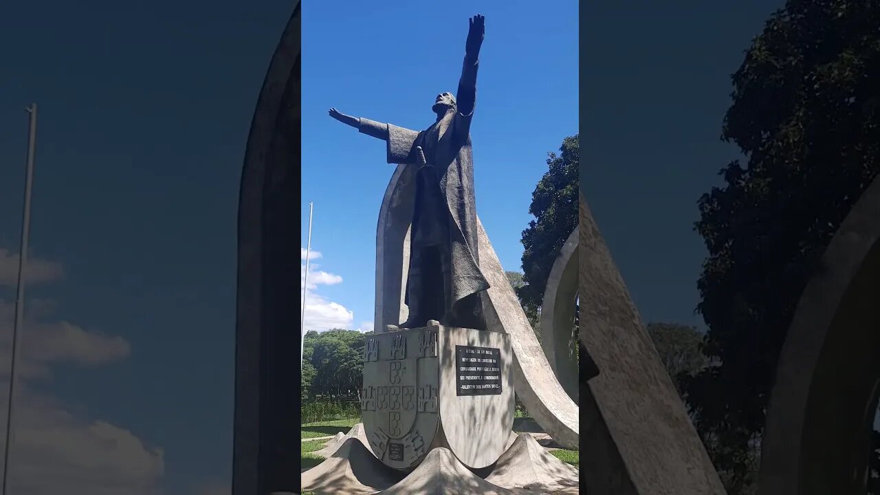 VISUAL DO MONUMENTO A PEDRO ALVARES CABRAL NO PARQUE IBIRAPUERA PERTO DO LAGO