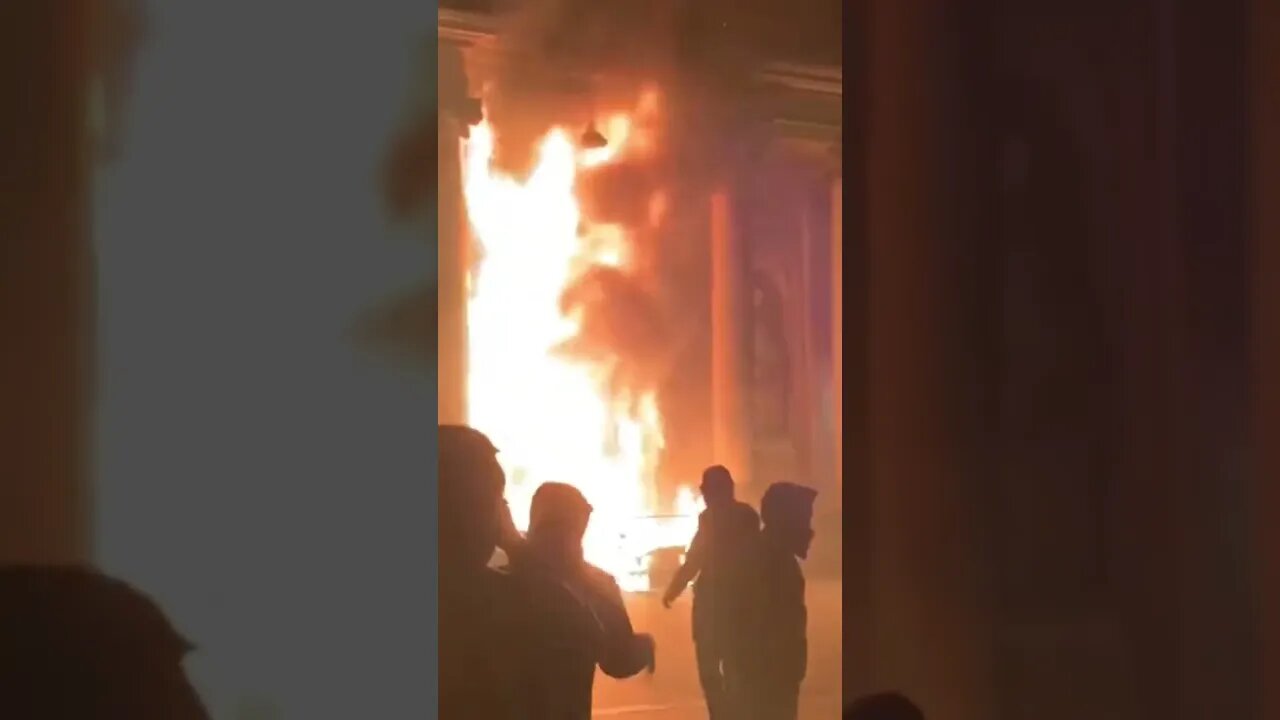 Protesters Set Bordeaux City hall on fire 🔥France demands Macron resigns!