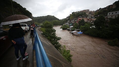 Sara ya es depresión tropical pero tras su paso deja mucha devastación en Honduras