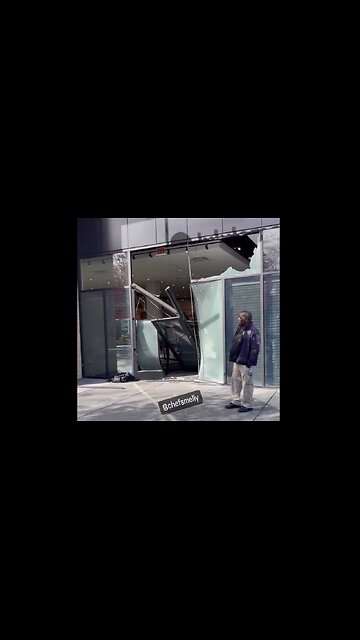 Thugs Drive Vehicle Through The Front Of Lululemon In Oakland Just To Steal Two Pairs Of Yoga Pants