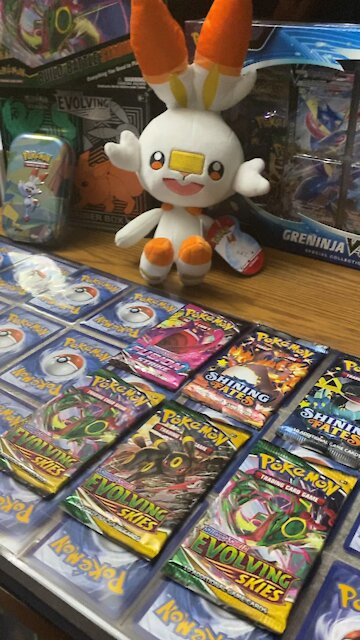 Pokémon Random Packs Opening!! 11/25/2021