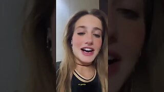 Bruna Griphao com a camisa do Vasco
