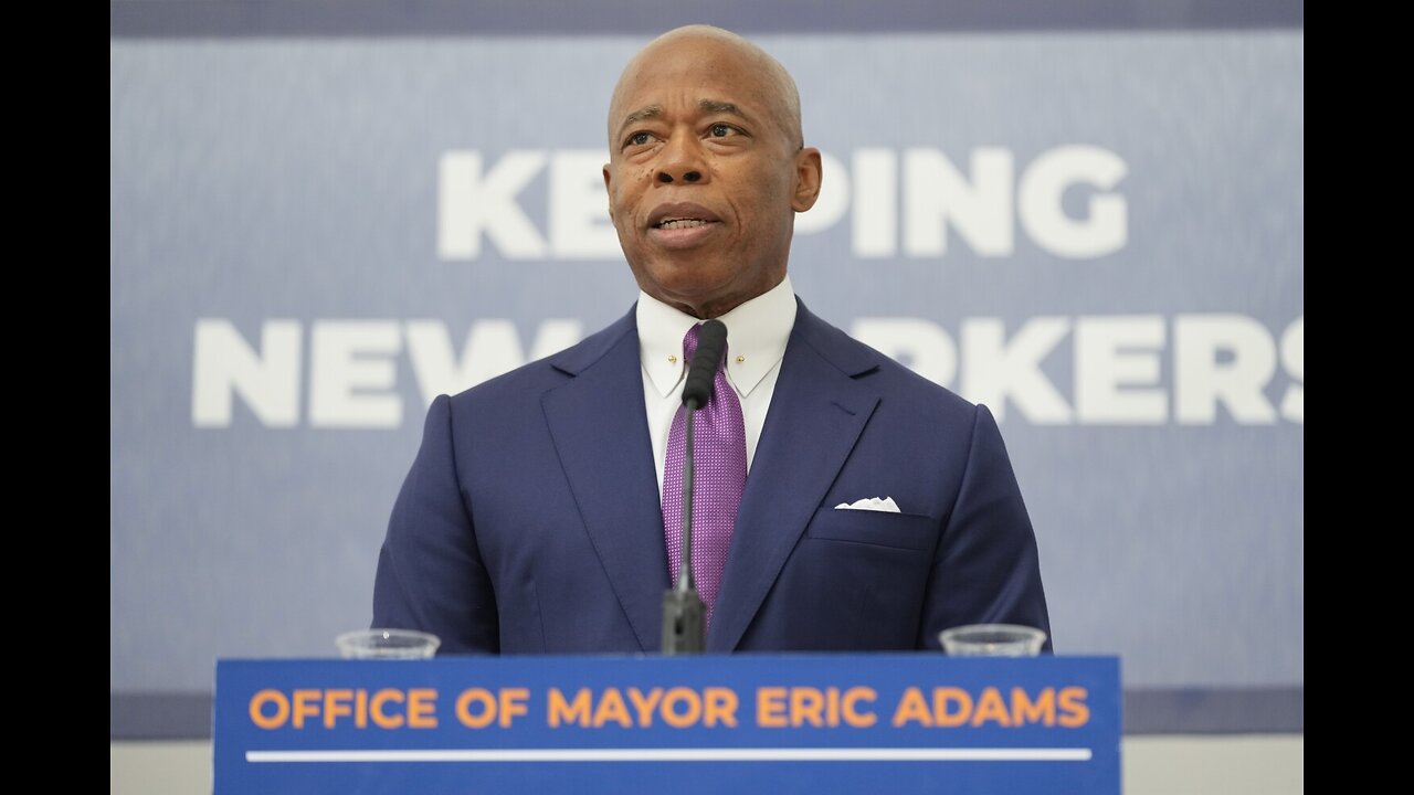 NYC's Mayor Warms to Trump, Doesn't Rule Out Switching to GOP - Copy