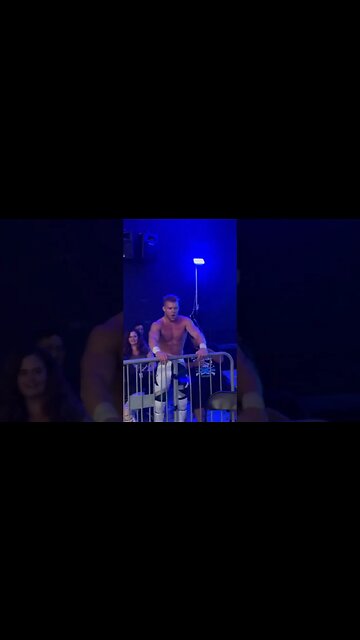 Action Andretti Get His Head Kicked Off 😲