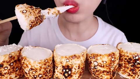 ASMR PEEL OFF ROASTED MARSHMALLOWS - COOKING & EATING SOUNDS MUKBANG