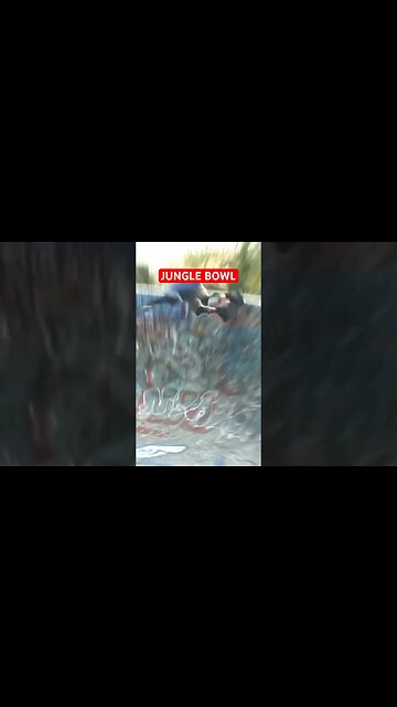 Mid Pocket Backside Grind @ LA’s Most Secret Pool