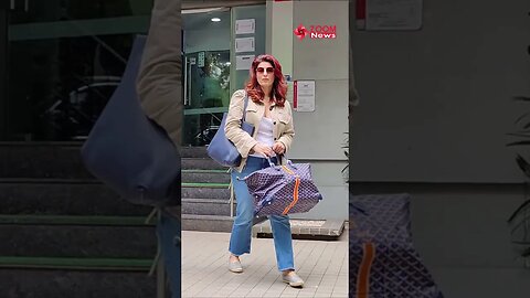 Akshay Kumar Wife Twinkle Khanna Snapped Today At Bank In Juhu😍🔥📸 #shorts