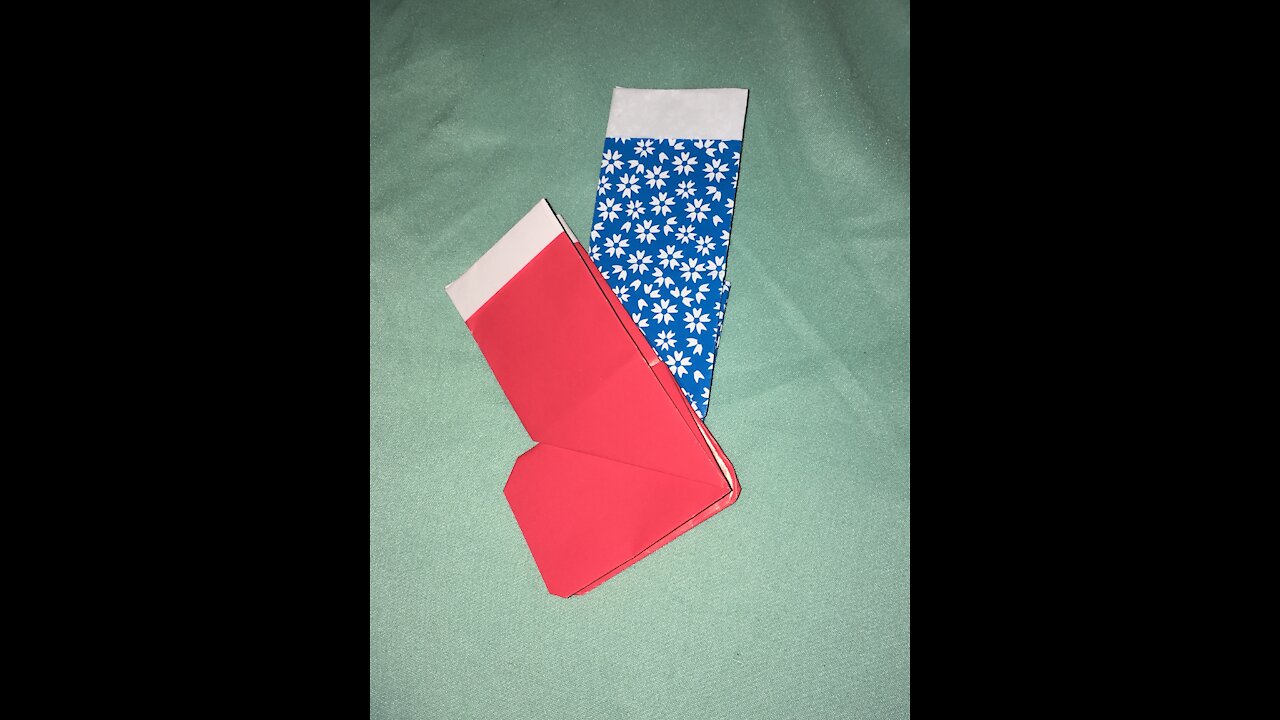 Mina’s Origami Episode 2: Red Stocking