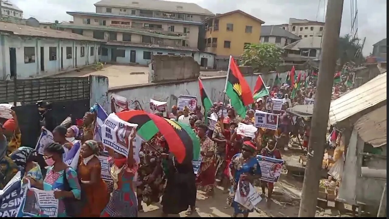 Happening Live! Millions of Biafran women storm the streets of Aba On Free MNK Prot£st Dec 16 , 2022