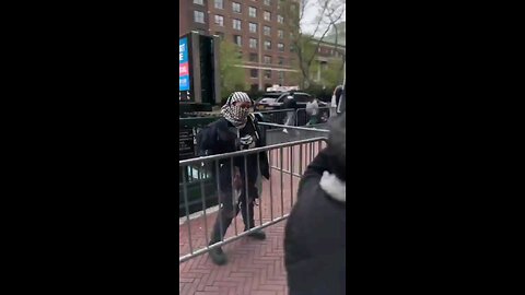 Palestinian woman bangs frying pan & yells they are all Hamas!