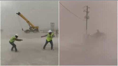 Bygningsarbeidere i Texas blir fanget i en intens sandstorm