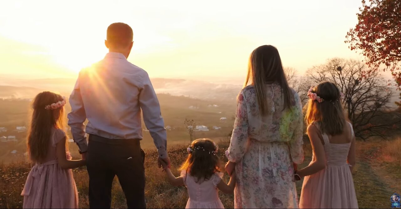 𝐄𝐧𝐭𝐞𝐫𝐢𝐧𝐠 𝐭𝐡𝐞 𝐈𝐧𝐟𝐢𝐧𝐢𝐭𝐞 𝐏𝐨𝐬𝐬𝐢𝐛𝐢𝐥𝐢𝐭𝐢𝐞𝐬 𝐨𝐟 𝐭𝐡𝐞 𝟓𝐭𝐡 𝐃𝐈𝐌𝐄𝐍𝐒𝐈𝐎𝐍𝐀𝐋 𝐖𝐎𝐑𝐋𝐃'