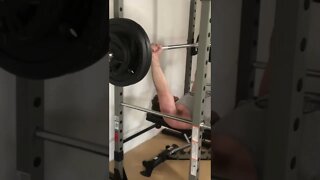 265x5 pause bench press #shorts