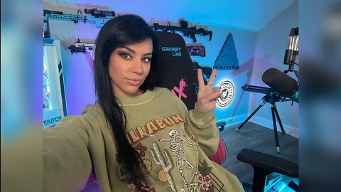 LIVE Playing CoD. Come hang out!