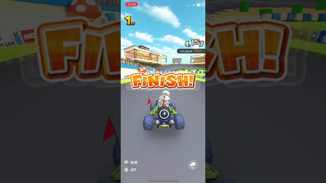 Mario Kart Tour - White Yoshi Gameplay (Holiday Challenges Reward Driver)